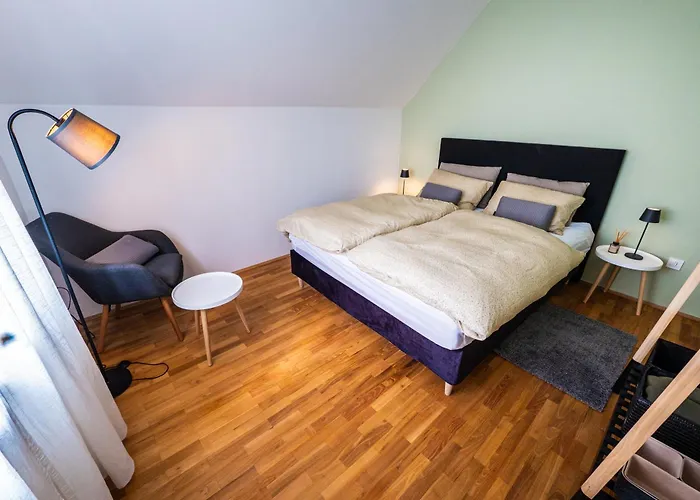 Arnold's Nest * Kotlje